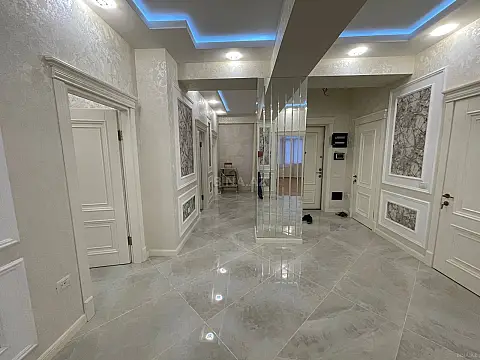 Satılır 4 otaqlı mənzil 136 m² — Bakı, Memar Əcəmi yanı 4 otaq 136.00 m²