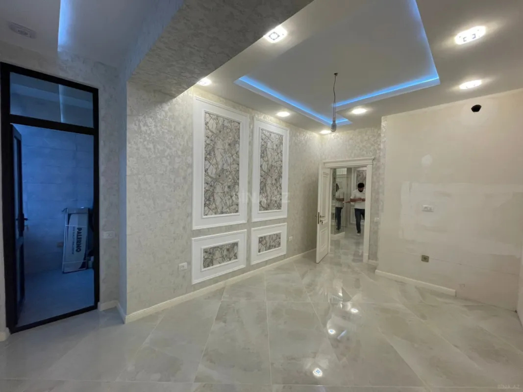 Satılır 4 otaqlı mənzil 136 m²