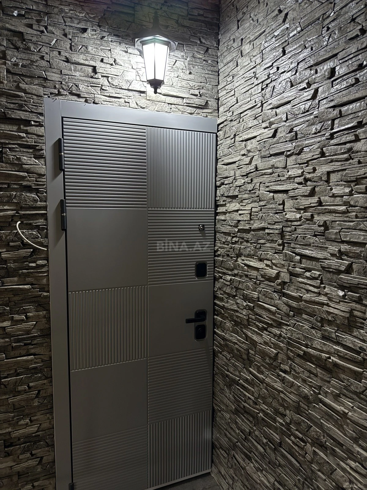 Satılır 5 otaqlı mənzil 110 m²