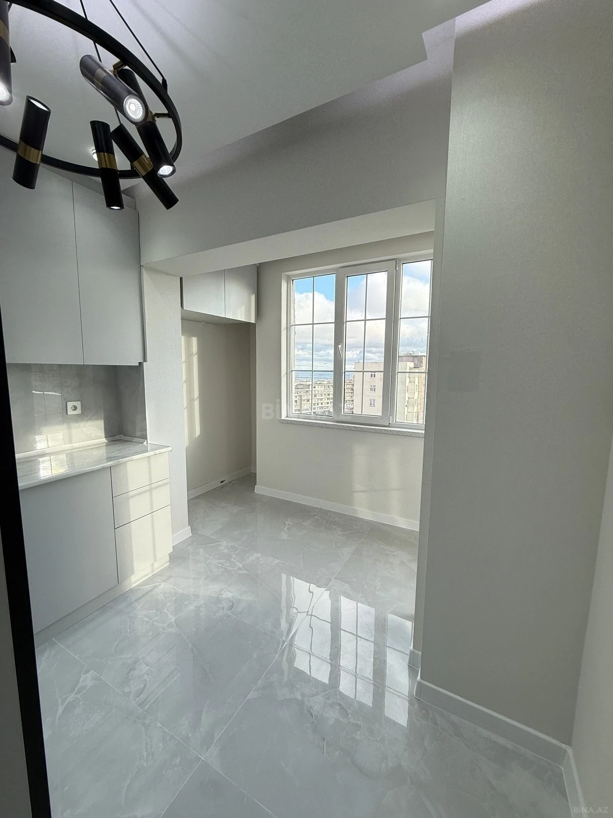 Satılır 5 otaqlı mənzil 110 m²