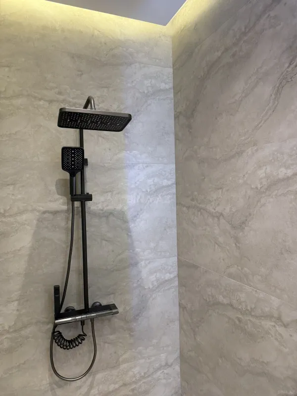 Satılır 5 otaqlı mənzil 110 m²