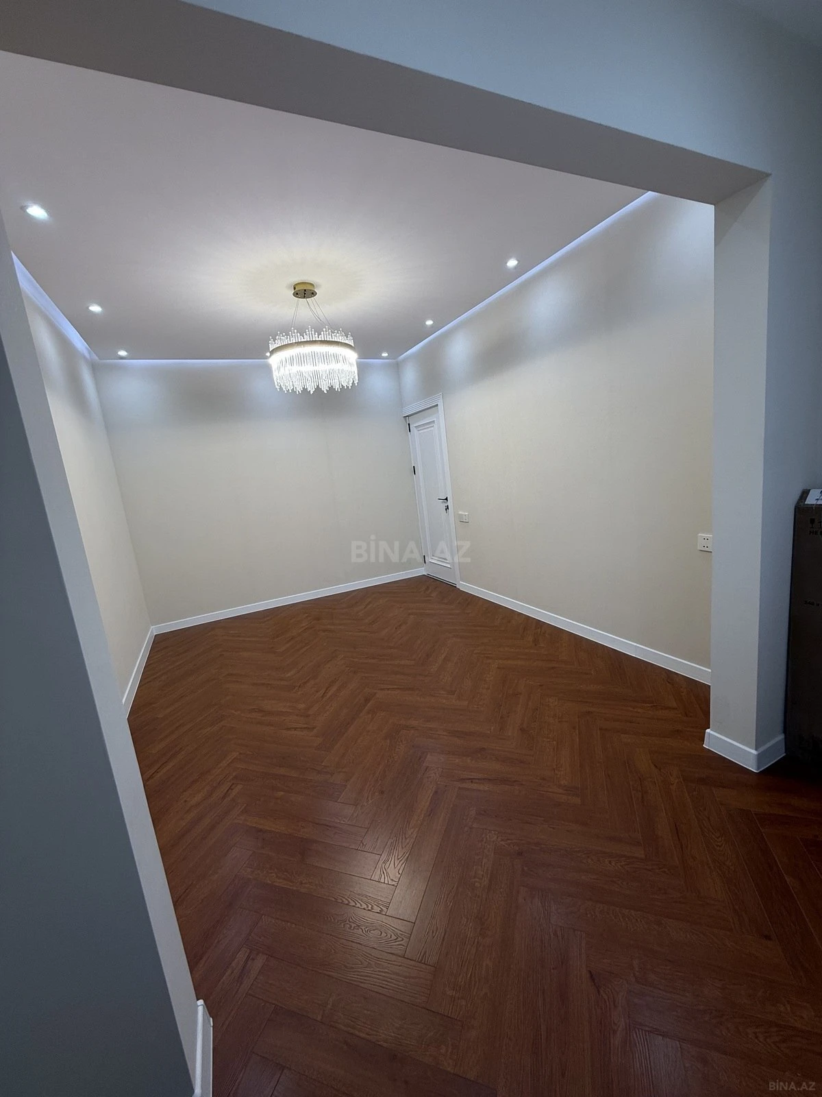 Satılır 5 otaqlı mənzil 110 m²