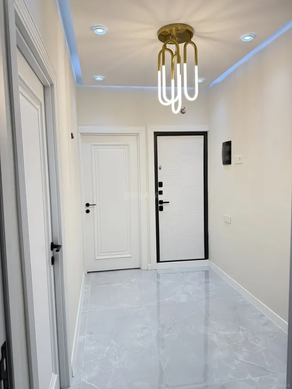 Satılır 5 otaqlı mənzil 110 m²