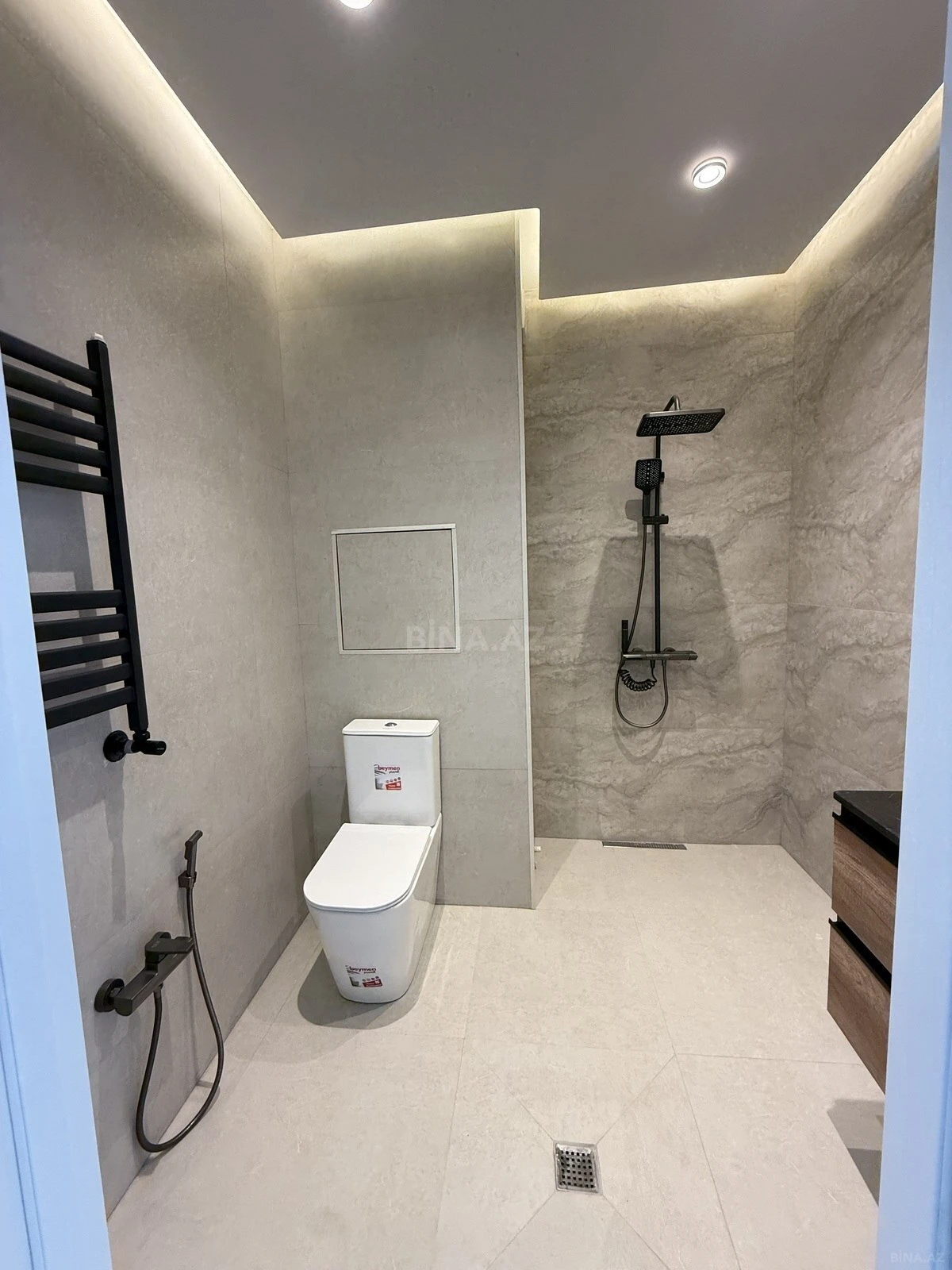 Satılır 5 otaqlı mənzil 110 m²