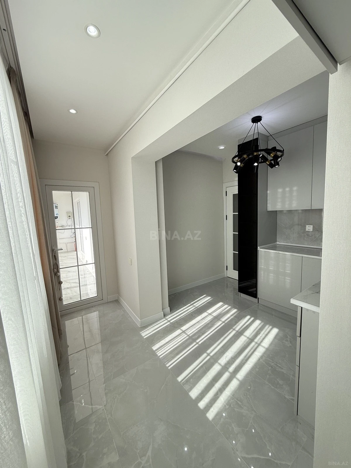 Satılır 5 otaqlı mənzil 110 m²
