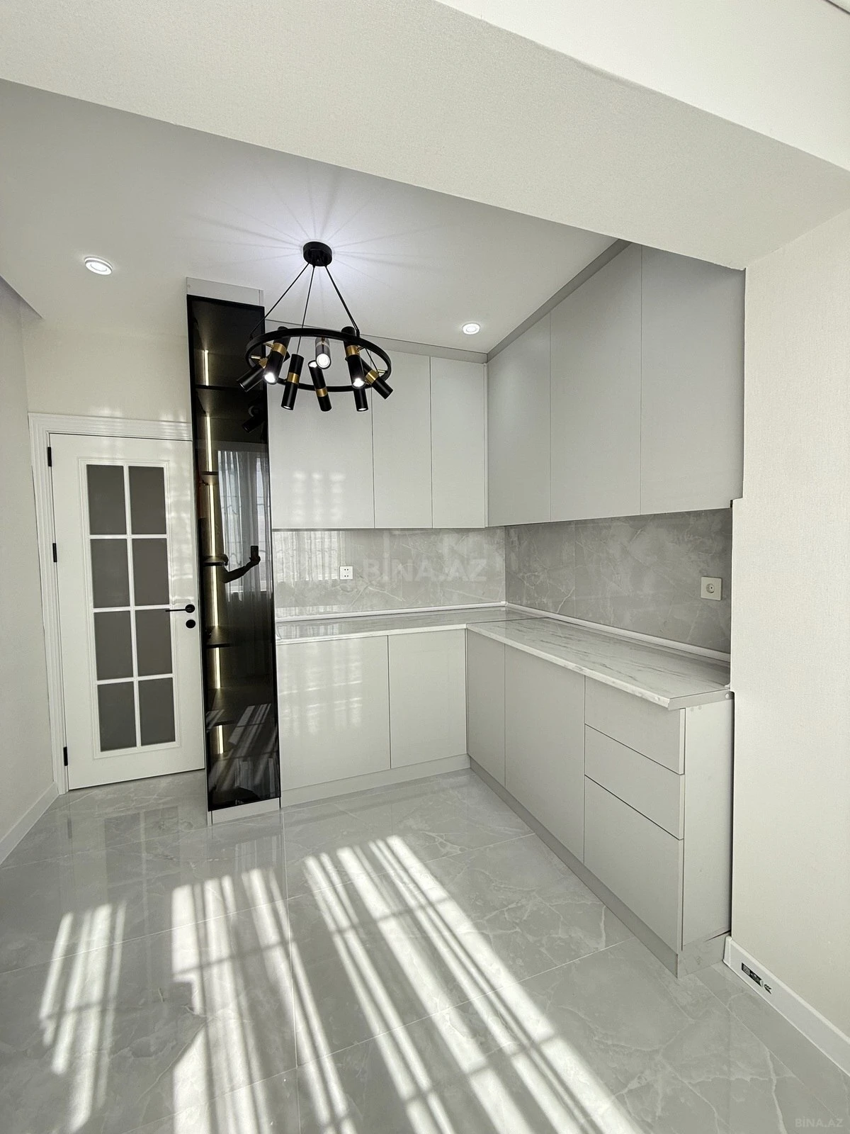 Satılır 5 otaqlı mənzil 110 m²