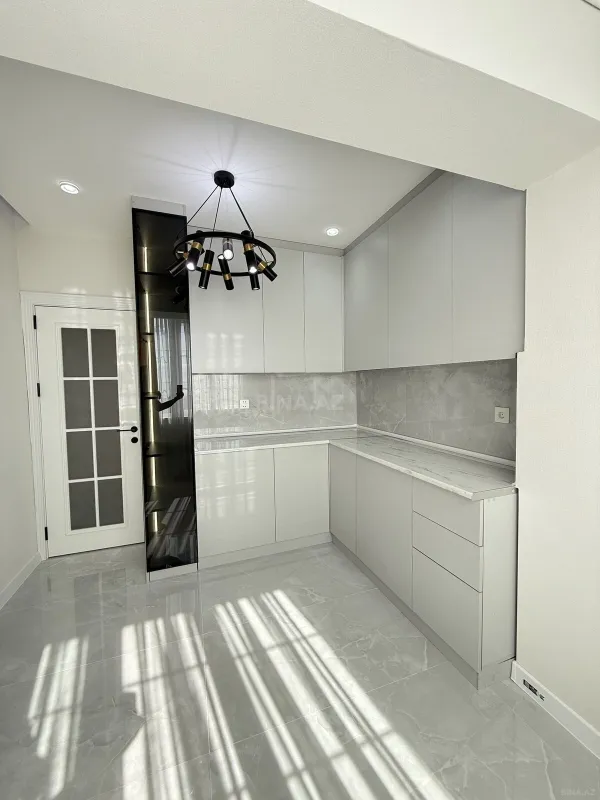 Satılır 5 otaqlı mənzil 110 m²