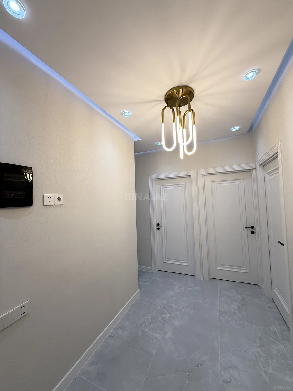 Satılır 5 otaqlı mənzil 110 m²