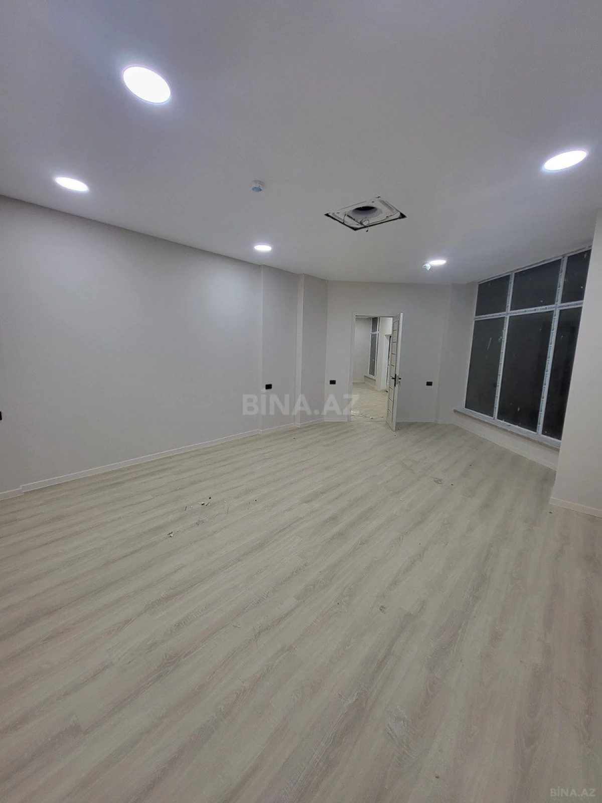 Kirayə verilir 9 otaqlı ofis 470 m²