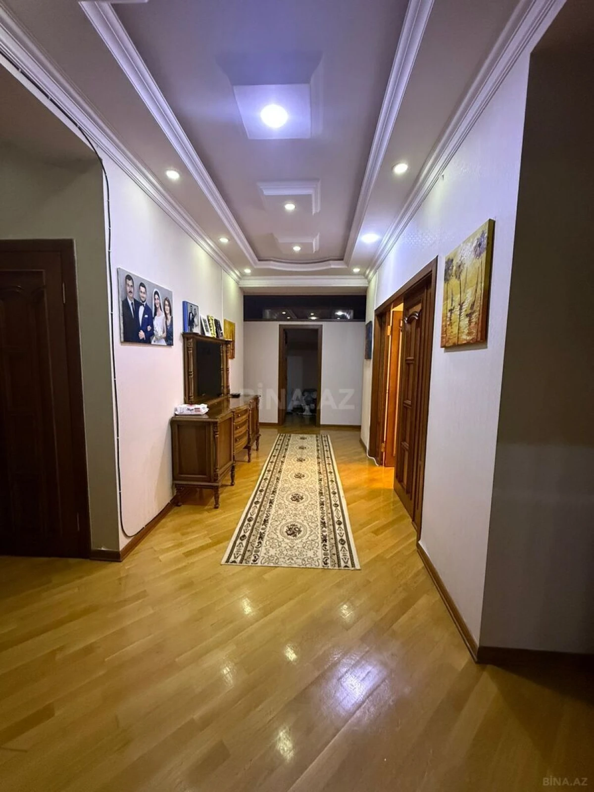 Satılır 4 otaqlı mənzil 145 m²