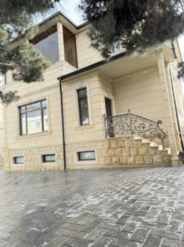 Satılır 6 otaqlı həyət evi 276 m²
