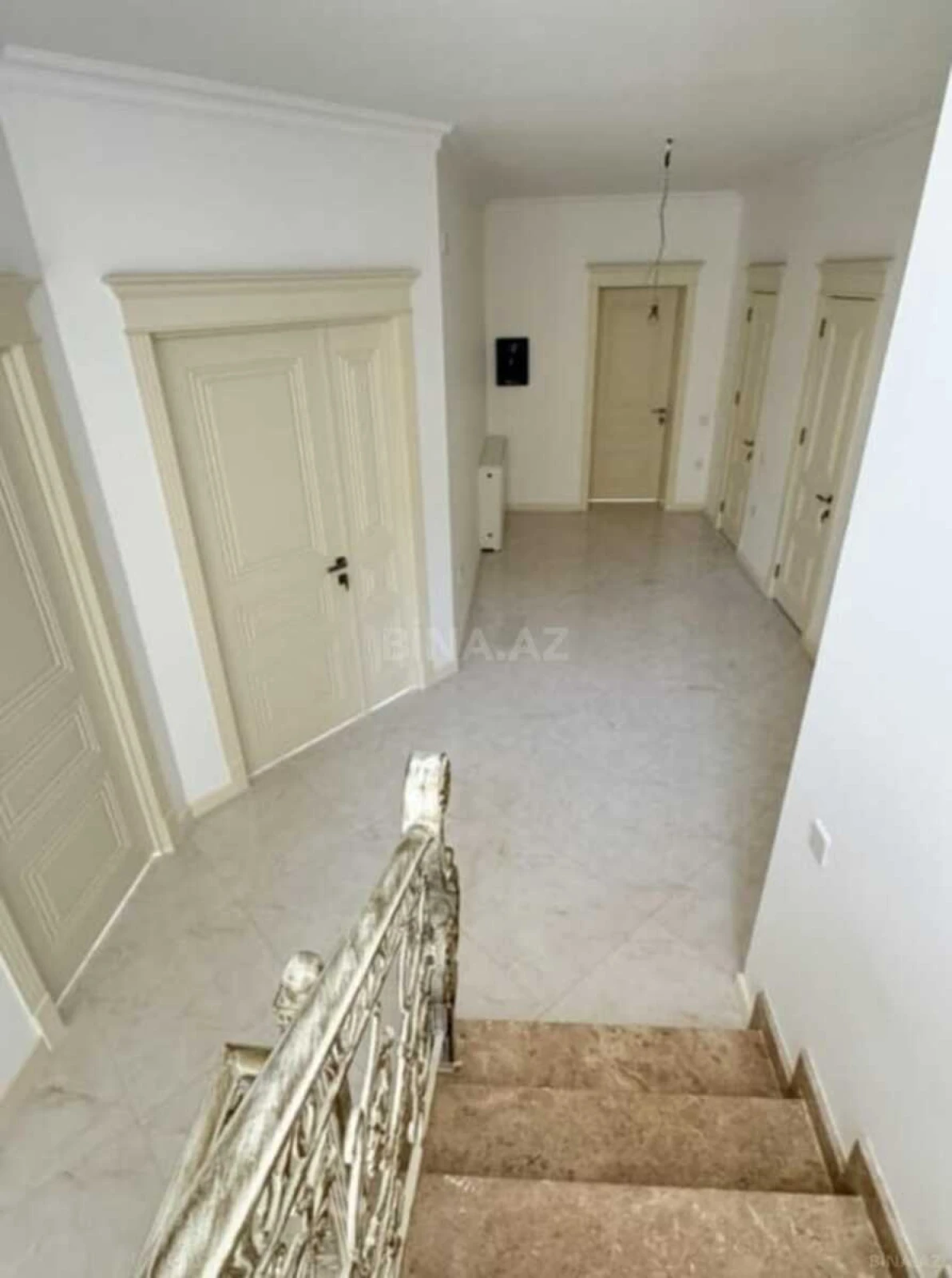 Satılır 6 otaqlı həyət evi 276 m²