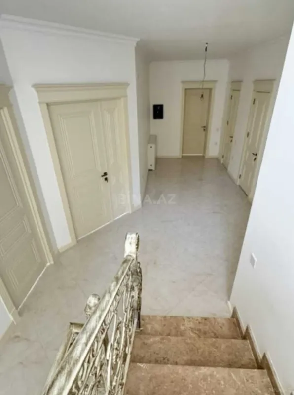 Satılır 6 otaqlı həyət evi 276 m²