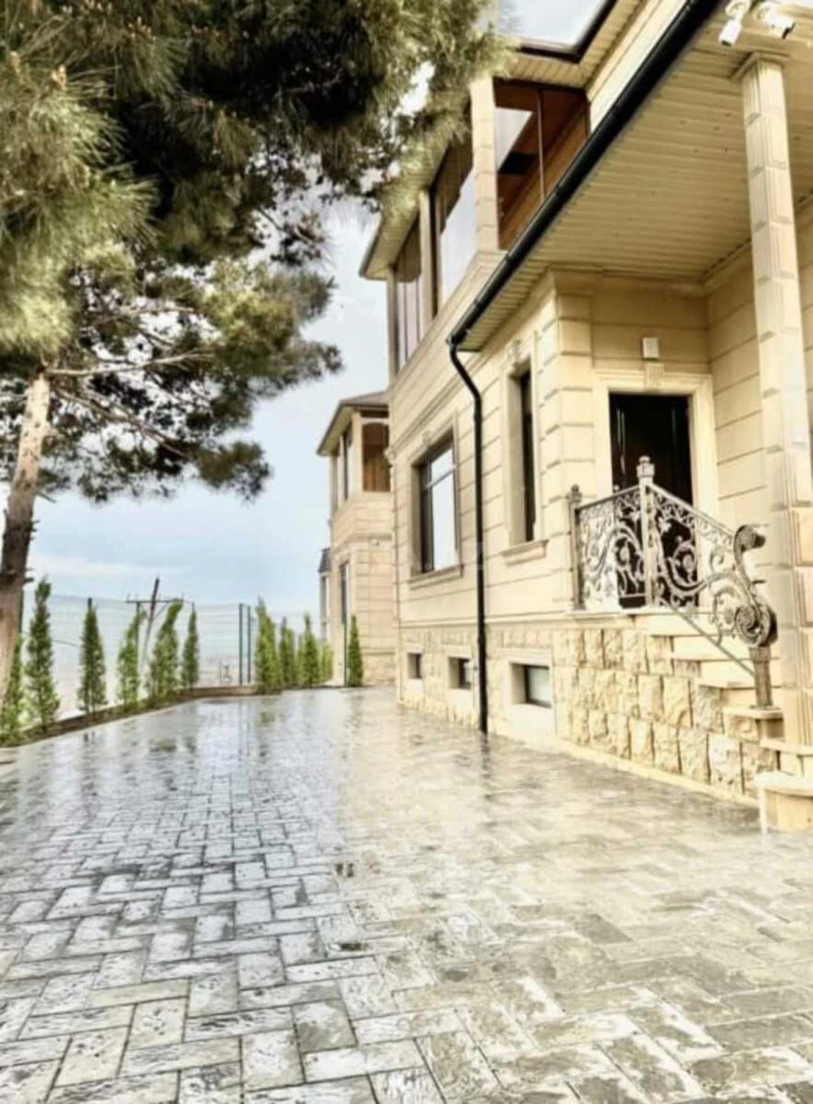 Satılır 6 otaqlı həyət evi 276 m²