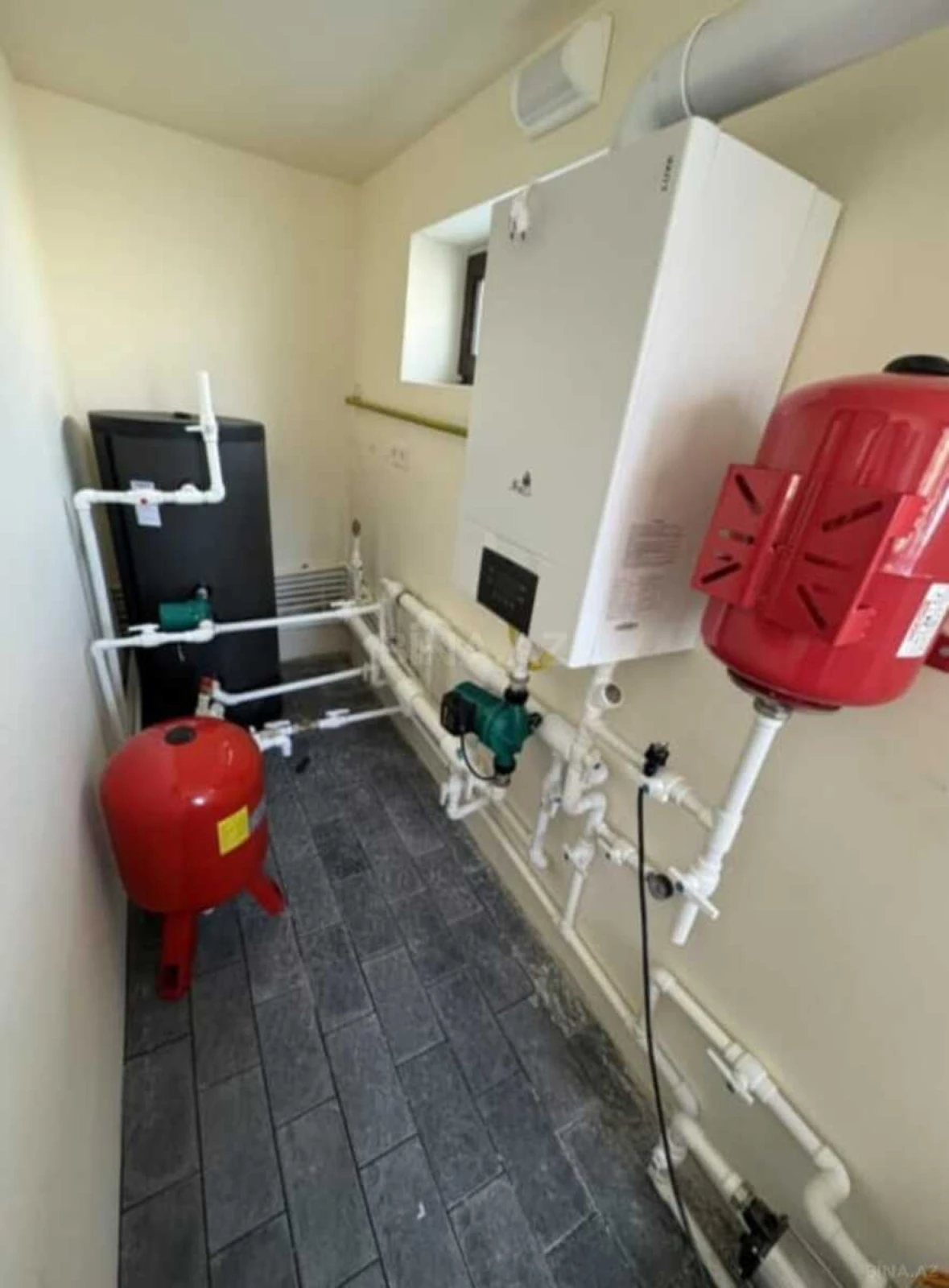 Satılır 6 otaqlı həyət evi 276 m²