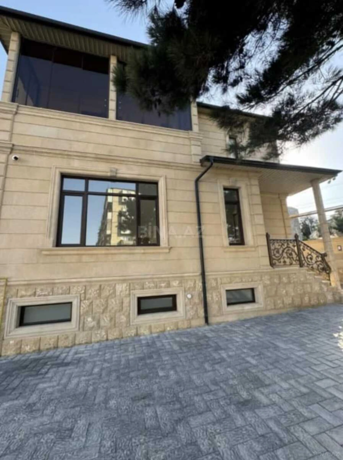 Satılır 6 otaqlı həyət evi 276 m²
