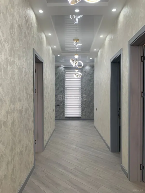 Satılır 5 otaqlı həyət evi 250 m²