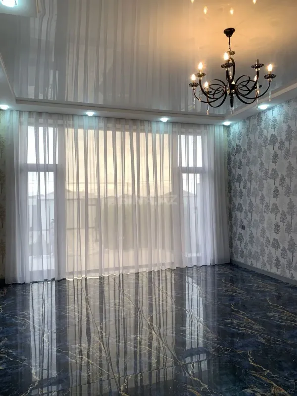 Satılır 5 otaqlı həyət evi 250 m²