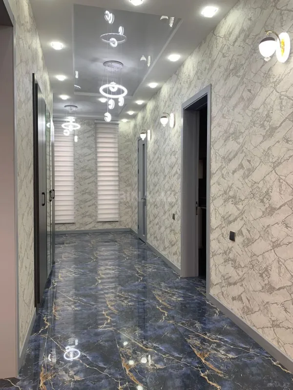 Satılır 5 otaqlı həyət evi 250 m²