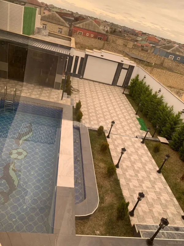 Satılır 5 otaqlı həyət evi 250 m²