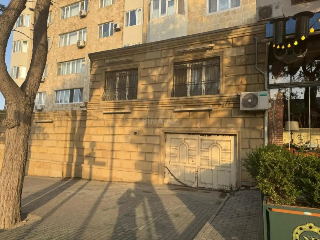 Satılır obyekt 135 m²