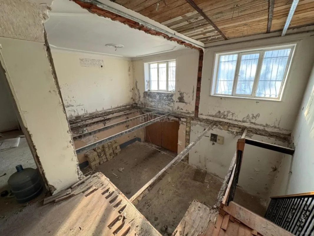 Satılır obyekt 135 m²