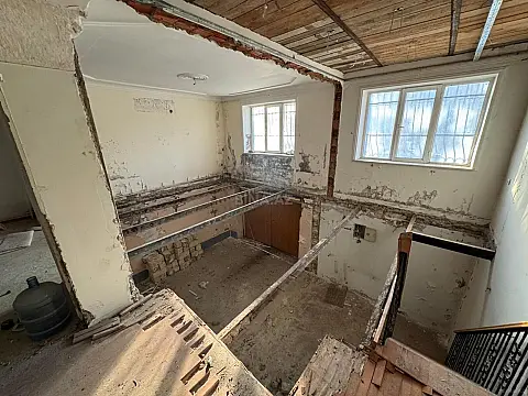 Satılır obyekt 135 m²