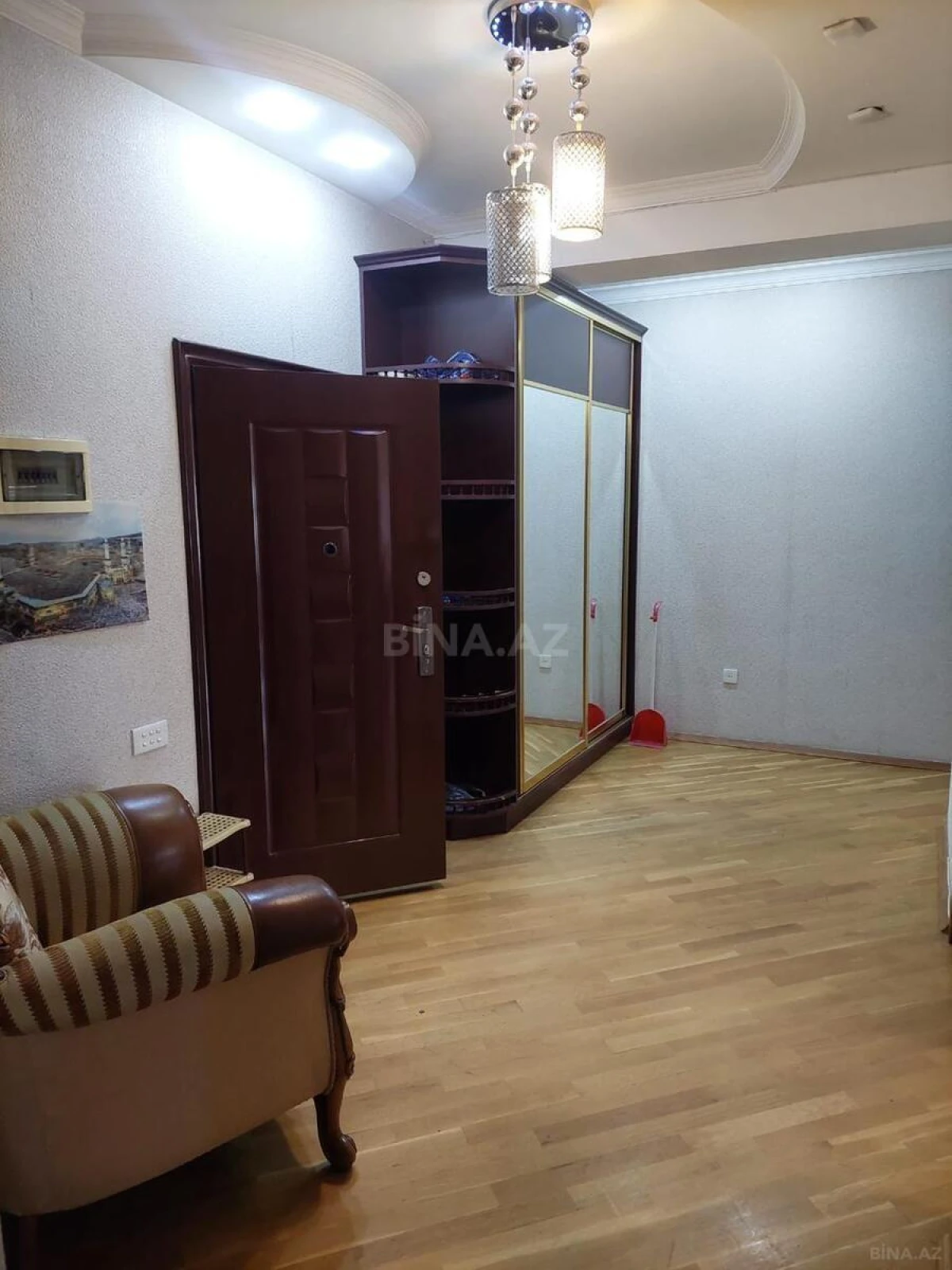 Kirayə verilir 3 otaqlı mənzil 123 m²