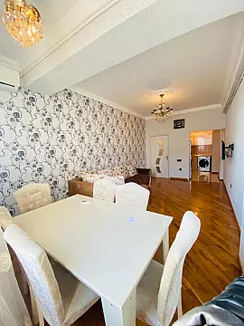 Kirayə verilir 2 otaqlı mənzil 65 m²
