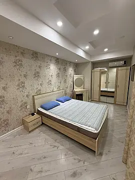 Kirayə verilir 2 otaqlı mənzil 95 m²