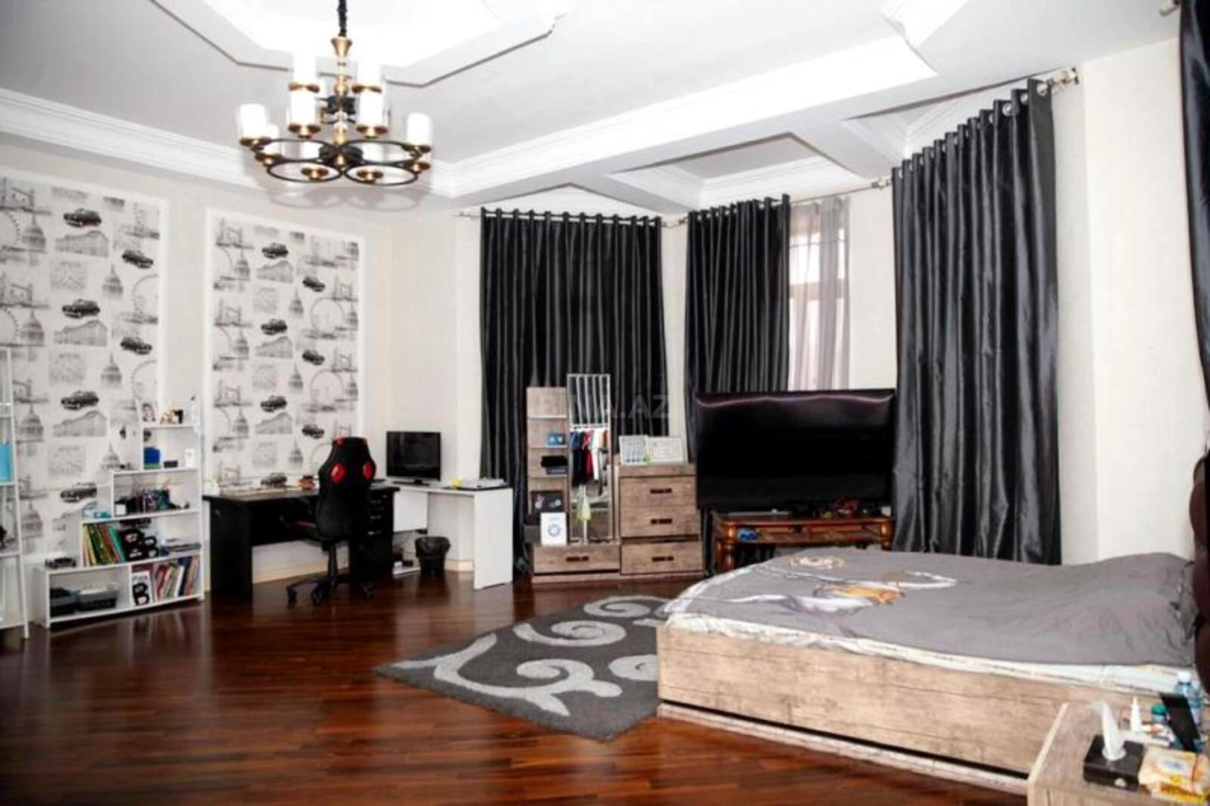 Satılır 11 otaqlı həyət evi 1500 m²