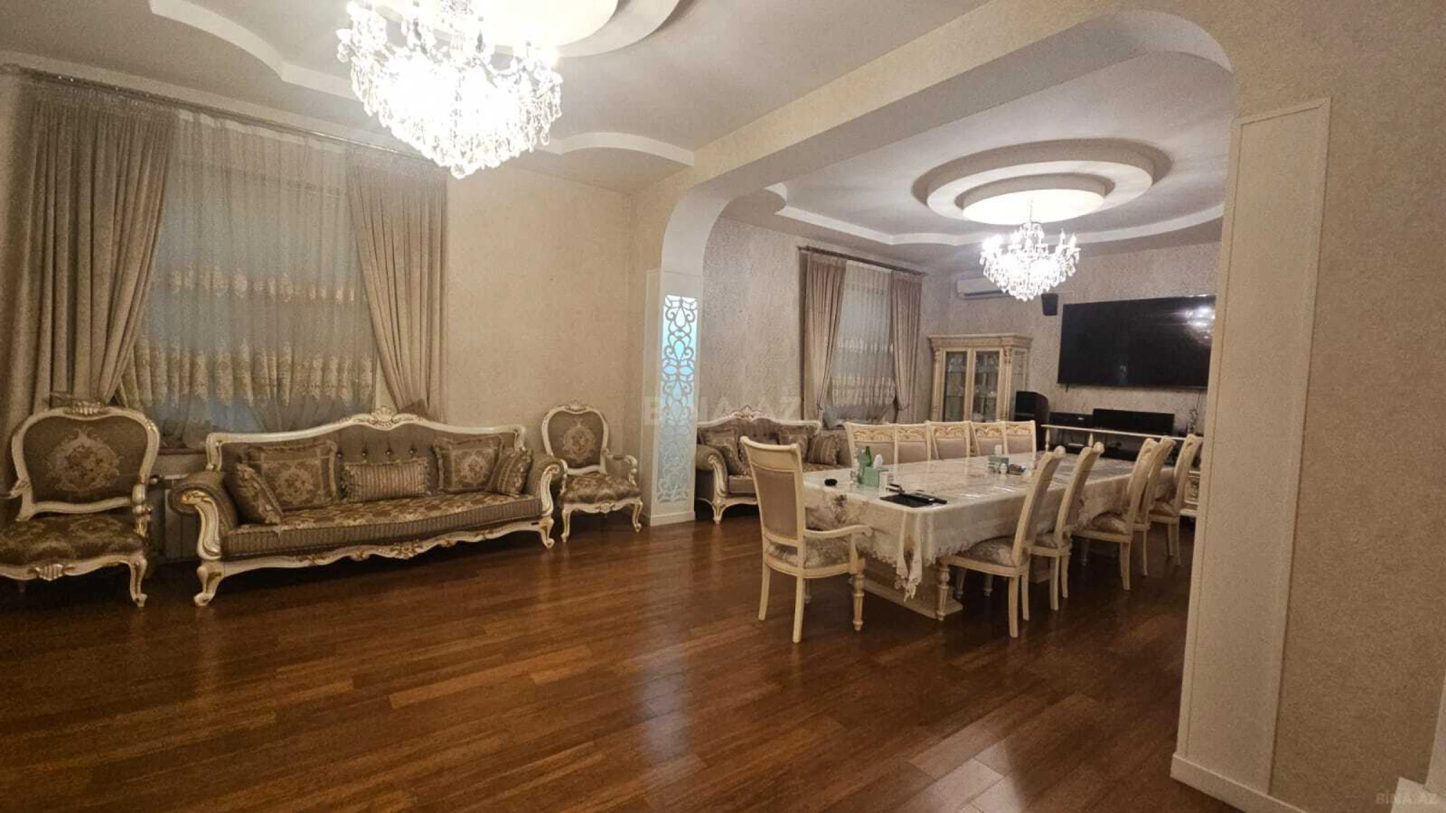 Satılır 11 otaqlı həyət evi 1500 m²