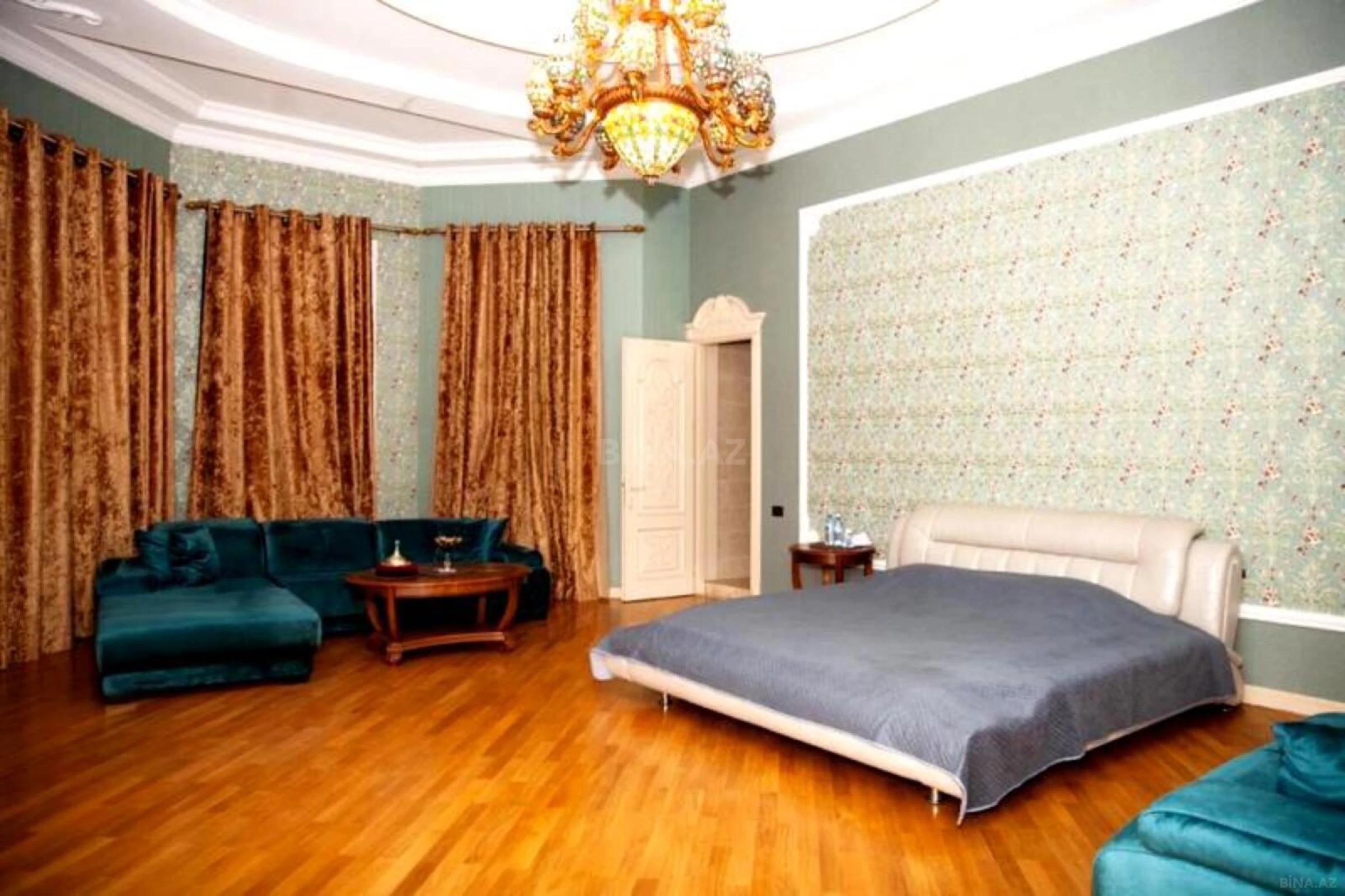 Satılır 11 otaqlı həyət evi 1500 m²