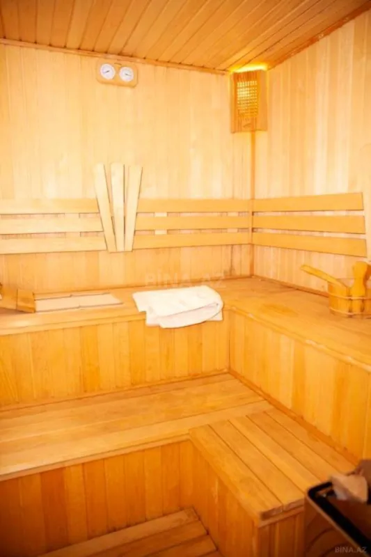 Satılır 11 otaqlı həyət evi 1500 m²