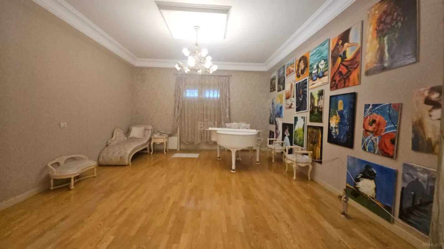 Satılır 11 otaqlı həyət evi 1500 m²