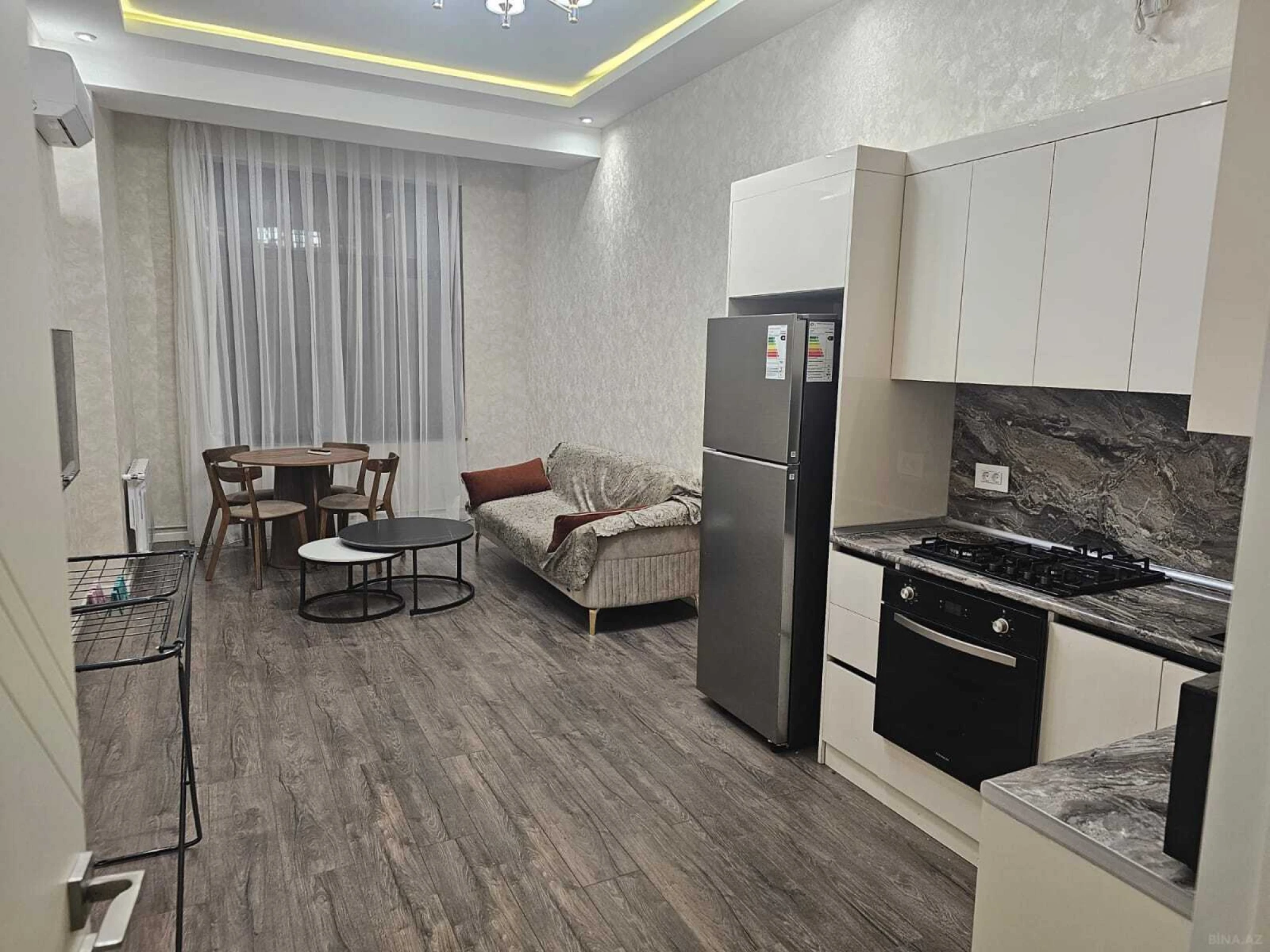 Kirayə verilir 2 otaqlı mənzil 66 m²