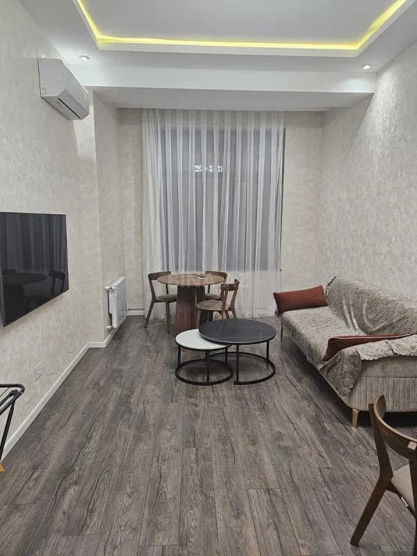 Kirayə verilir 2 otaqlı mənzil 66 m²