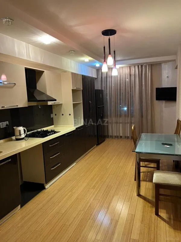 Kirayə verilir 3 otaqlı mənzil 125 m²