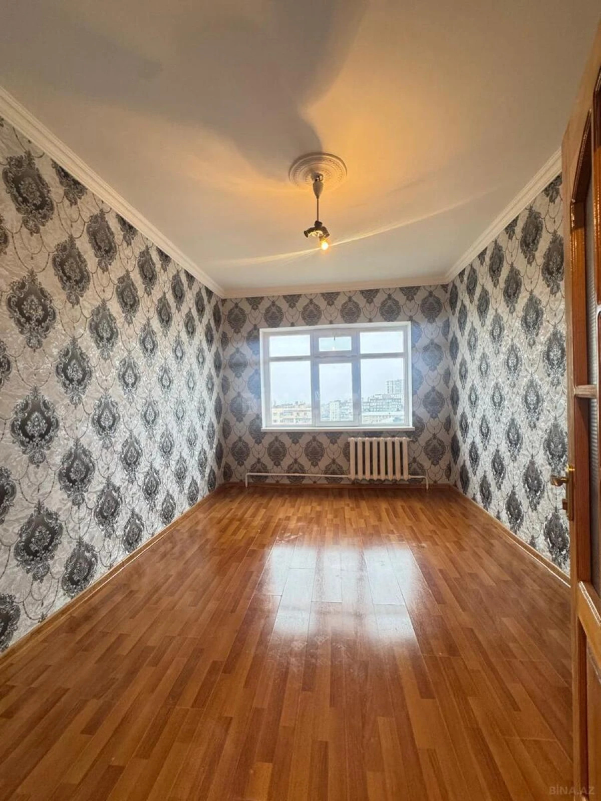 Satılır 4 otaqlı mənzil 95 m²
