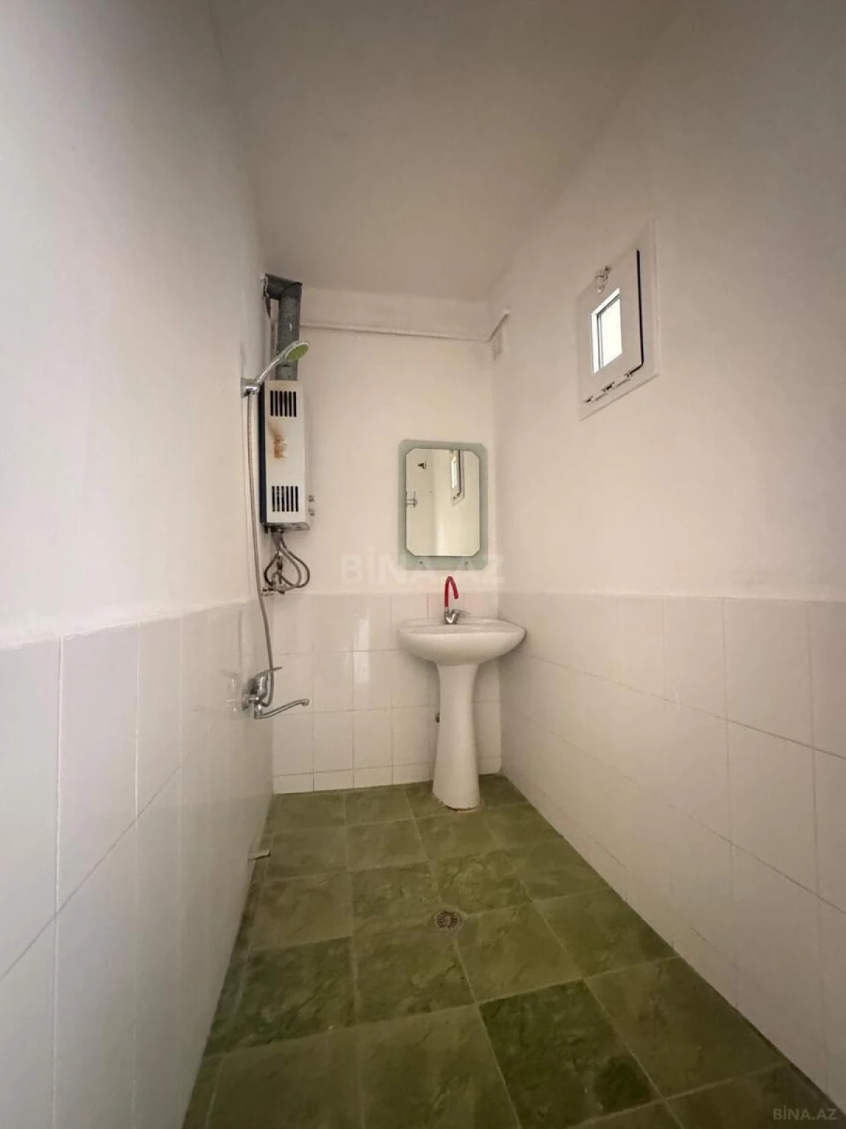 Satılır 4 otaqlı mənzil 95 m²