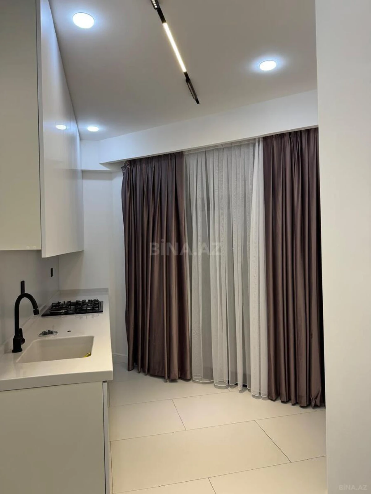 Satılır 3 otaqlı mənzil 117 m²
