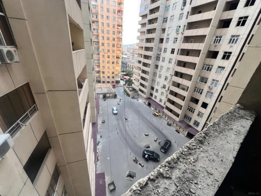 Satılır 3 otaqlı mənzil 186 m²