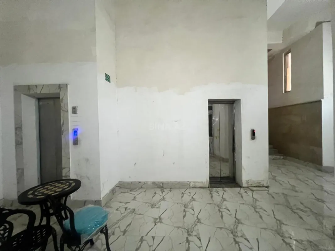 Satılır 3 otaqlı mənzil 186 m²