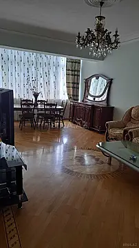 Kirayə verilir 3 otaqlı mənzil 110 m²