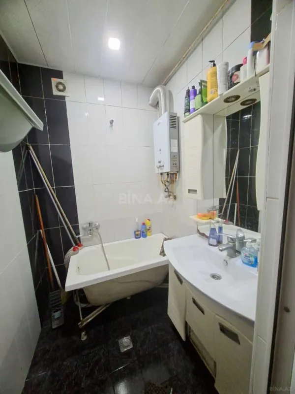 Satılır 4 otaqlı mənzil 100 m²