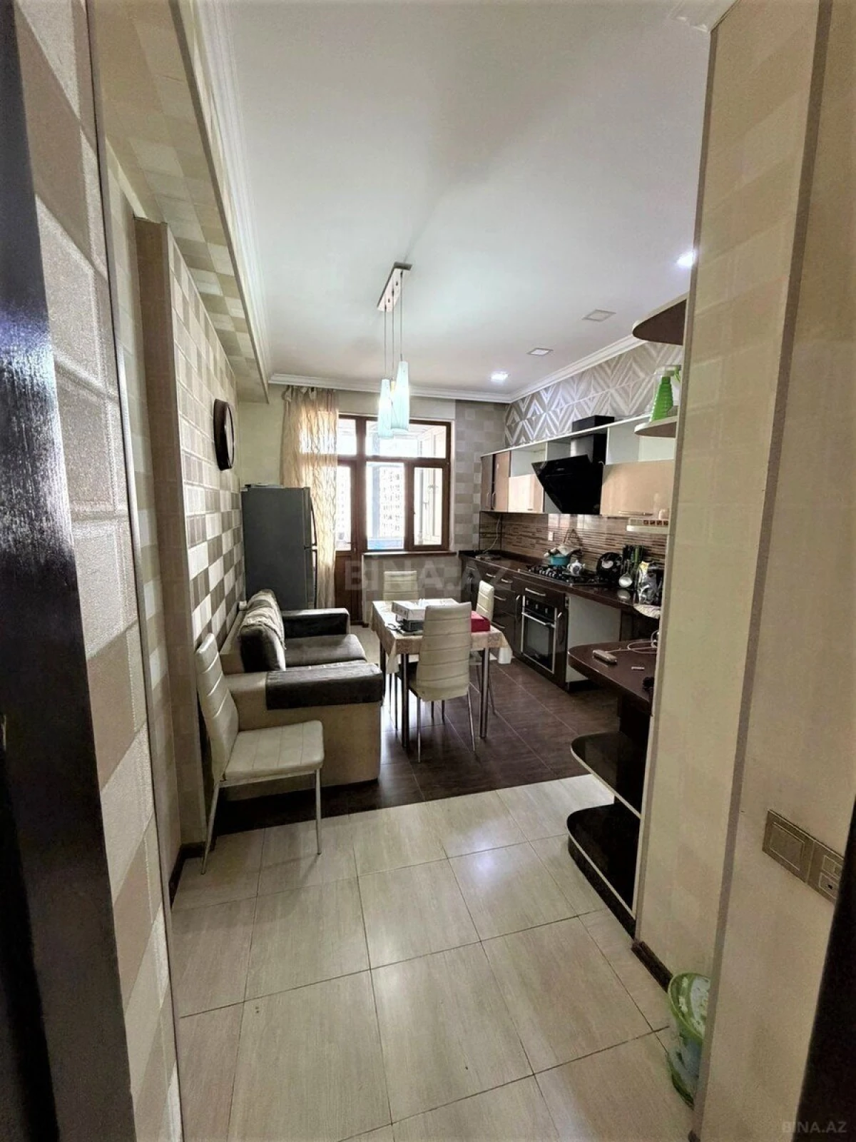 Satılır 3 otaqlı mənzil 135 m²
