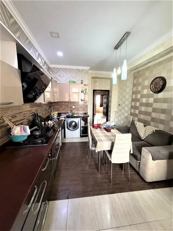 Satılır 3 otaqlı mənzil 135 m²