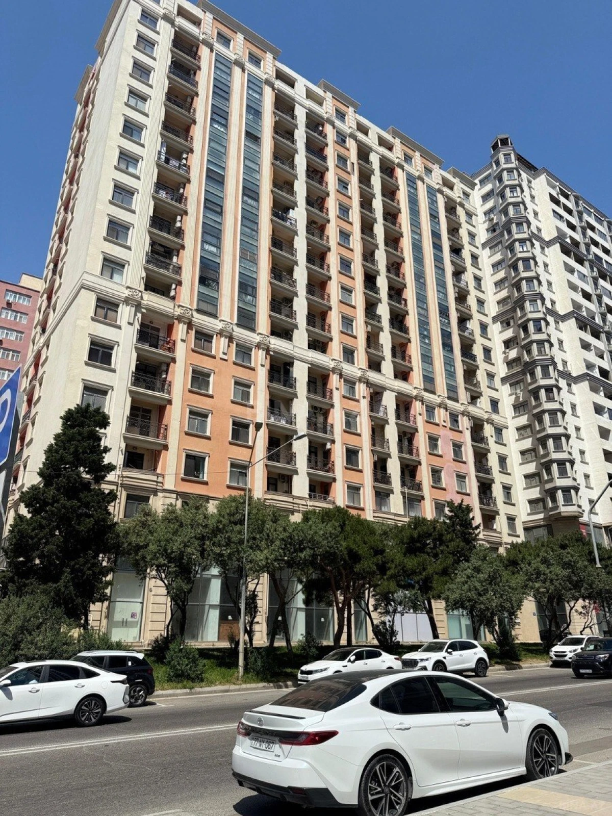 Kirayə verilir 2 otaqlı mənzil 95 m²