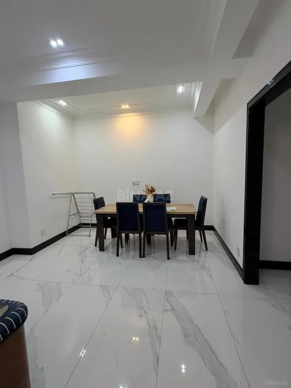 Kirayə verilir 2 otaqlı mənzil 95 m²