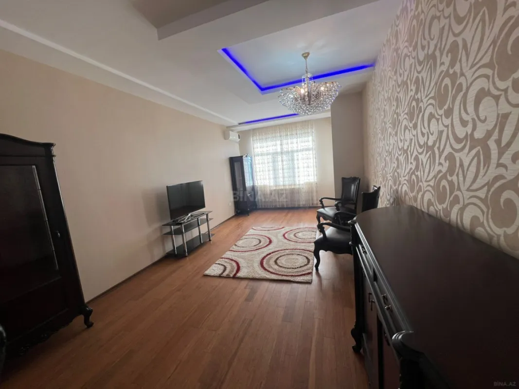 Satılır 5 otaqlı mənzil 186 m²